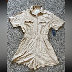 NWT abercrombie romper beige